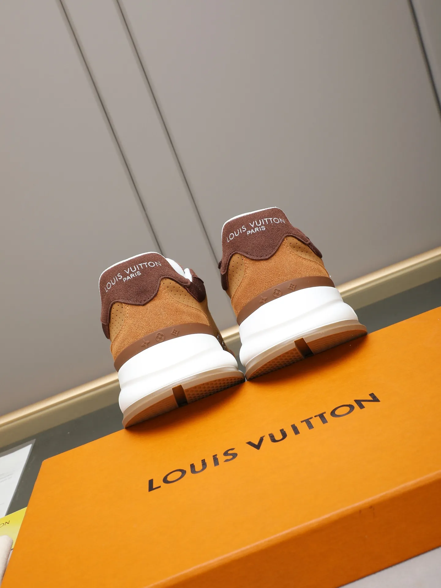 Men's shoes 💰460 Brand: LOUIS VUITTON Louis Vuitton LV Size: 38 39 40 41 42 43 44 (45 customized) Fabric: original cowhide cowhide 🔸Inside of: mesh 🔺Sole: counter foam outsole